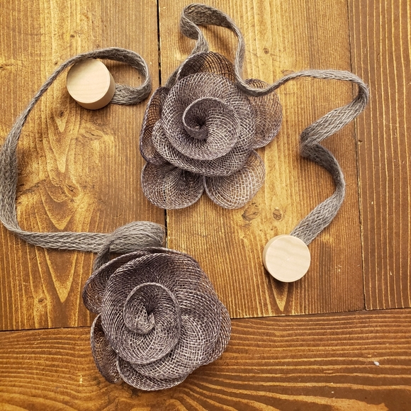 New - Flower Shape Magnetic Curtain drapery Tieback linen rope material grey (2) - Picture 8 of 9
